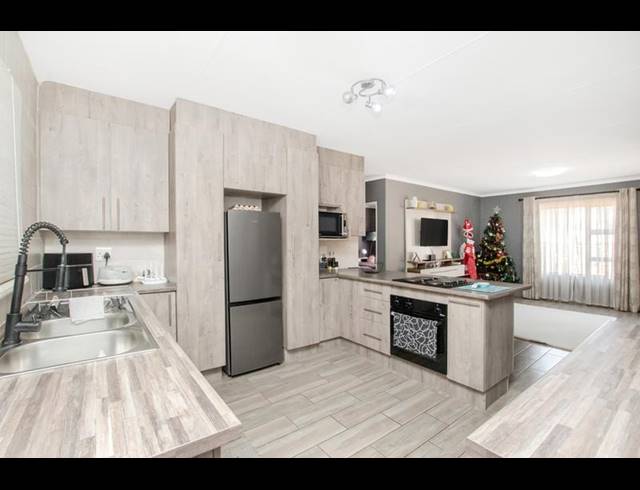 4 BEDROOM HOUSE FOR SALE IN MONUMENT